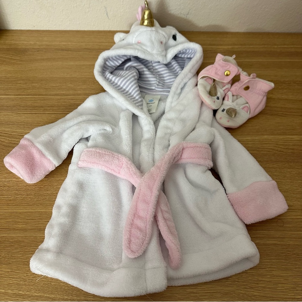 Unicorn Robe (6/9) with Coordinating Slippers (3/6)